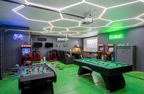 Casa Grande Villa | Recharge Ultimate Game Room Theater Heated Pool