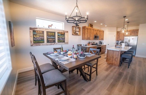 Kanab House | Red Canyon Bunkhouse at Kanab - Grand Canyon