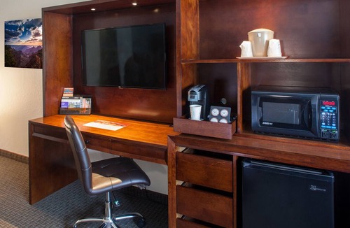 Tusayan Hotel | Red Feather Lodge