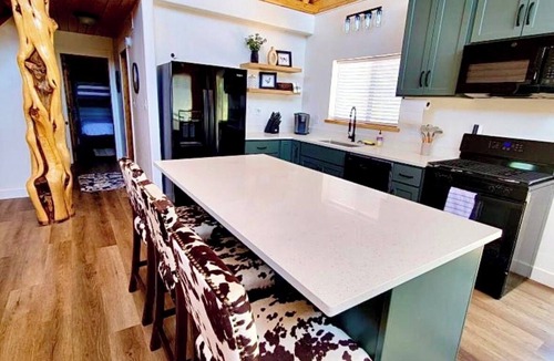 Kanab Cabin | Red Rock views Kanab Family getaway Secluded