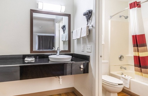 Alhambra Hotel | Red Roof Inn Phoenix - Midtown