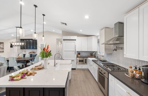 Sherwood Towne House | Refined Arcadia Estate | Chef's Kitchen | Minutes to Scottsdale Nightlife