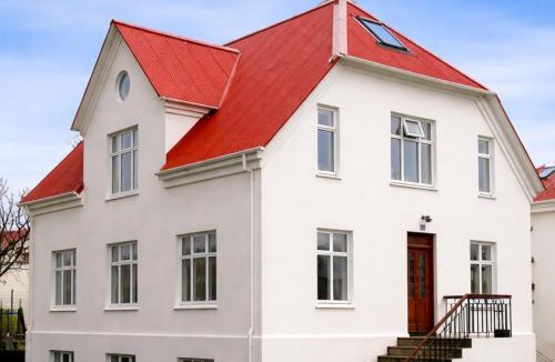 Vesturbær Hostel | Refurinn Reykjavik Guesthouse