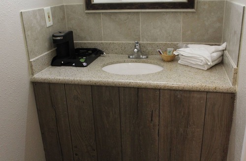 Rolla Hotel | Regency Inn