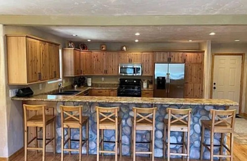 Kingman House | Relaxing 4-bedroom/5-bath house in the Hualapai Mountains above Kingman.