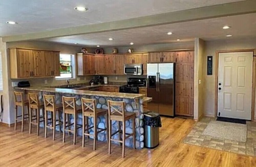 Kingman House | Relaxing 4-bedroom/5-bath house in the Hualapai Mountains above Kingman.