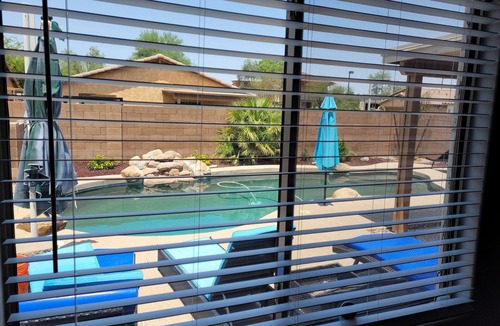 Maricopa House | Remodled Cheerful 3 Bedroom 2 bath Home with beautiful Oasis Pool.