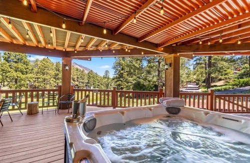 Flagstaff House | Renovated | Famous Cabin | Hot Tub | AC | Mtn View