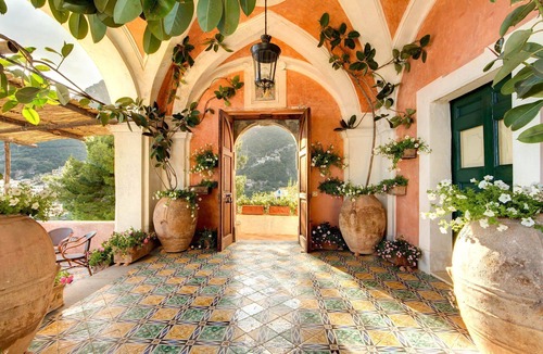 Liparlati Villa | Rentals in Italy - Villa degli Affreschi immersed in a 1000 sq m garden with pool