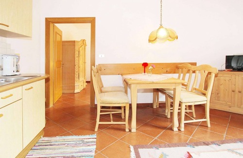 Laces Apartment | Res. Gritschhof in Latsch with pool & garden