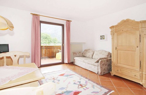 Laces Apartment | Res. Gritschhof in Latsch with pool & garden