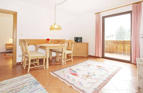 Laces Apartment | Res. Gritschhof in Latsch with pool & garden