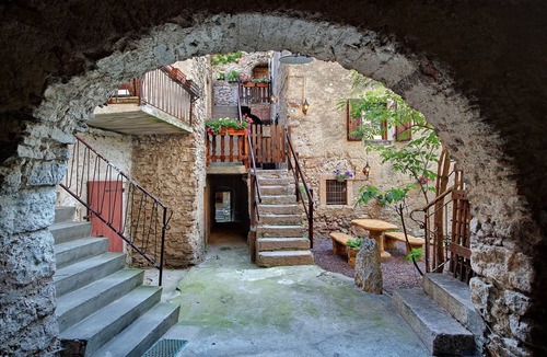 Calavino House | Residence at the Mills