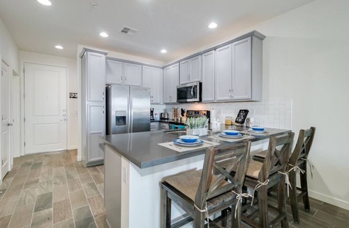 Ocotillo Condo | Resort Condo! Walk to Rest. and Bars! 30 night Min