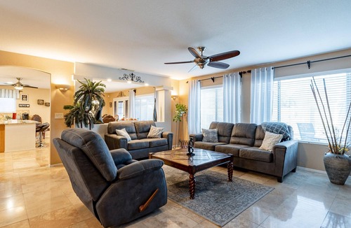 South Mountain House | Resort Like, 12 min From Airport, Heated Pool & HotTub K2
