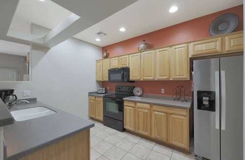 Central Scottsdale Condo | Resort-like amenities and perfectly located Scottsdale condo