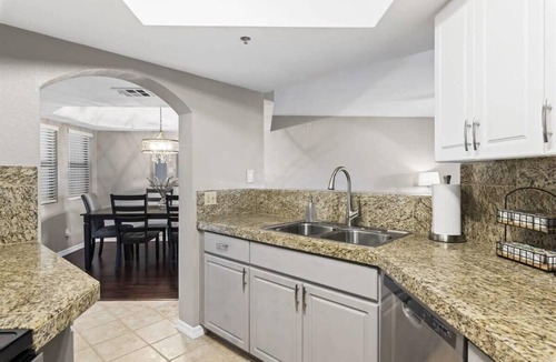 Camelback East Condo | Resort-Style Biltmore Retreat Heated Pool & Spa