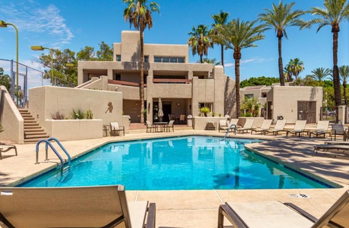 Biltmore Courts House | Resort Style Living In Phoenix's Most Exclusive Gated Community!