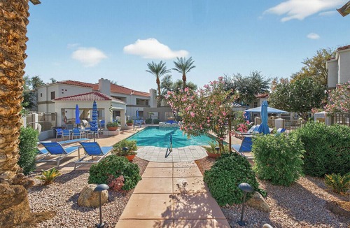 Central Scottsdale Condo | Resort-Style Scottsdale Retreat with Heated Pool. King Bed. Minutes to Old town