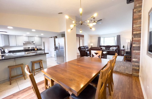 Page House | Retreat - Lake Powell - Antelope Canyon - Horseshoe Bend - Lots of boat parking!