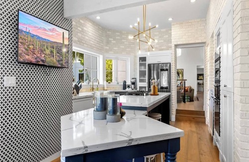 Mirada Los Arcos House | Retreat w/heated pool & hot tub near Camelback