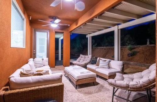 Apple Valley House | Retreat, Zion view, Hot Tub, RV Parking, 27 miles Zion