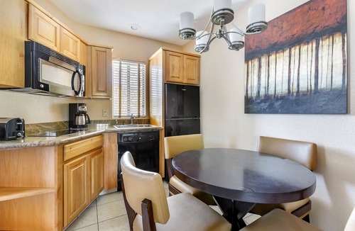 Oak Creek Resort | Ridge on Sedona - STUDIO 1 QUEEN AND SOFABED W/RESORT AMENITIES