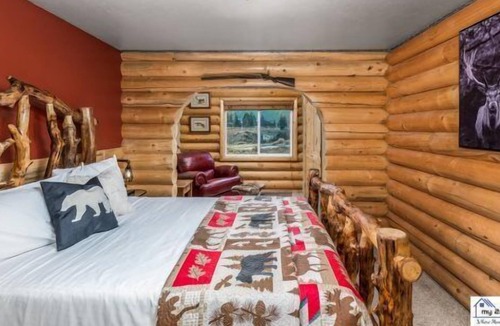 Mammoth Creek Cabin | River Run is the perfect escape to the southern Utah mountains for peace and beauty