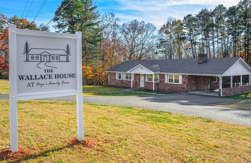Pilot Mountain House | River, Trails & Wine! Group Retreat Near Mt Airy