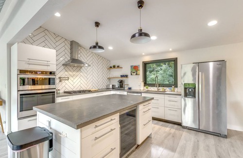 Appleton House | Riverfront Appleton Home with Pool & Boat Dock!