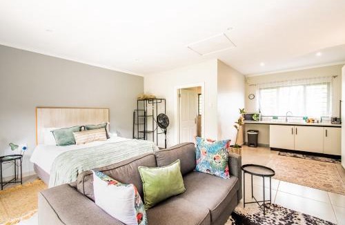 Kloof Apartment | Robyns Nest Self Catering Studio Cottage No2