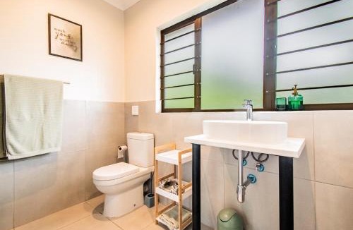 Kloof Apartment | Robyns Nest Self Catering Studio Cottage No2