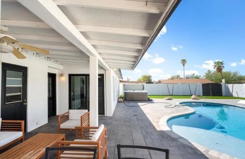 Mesa Grande House | Rock and Glam Paradise