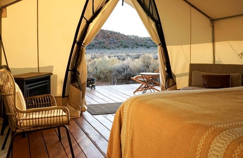 Kanab RV Rental | Romantic Safari Tent Glamping in Kanab, Utah: Unforgettable Getaway for Two