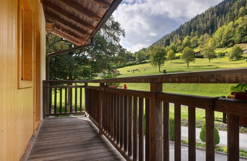 Caderzone Terme Apartment | Room 'Camera Tripla N 2' with Mountain View, Shared Garden and Wi-Fi