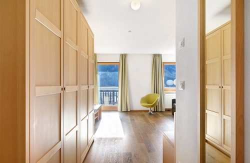 Santa Valburga Apartment | Room 'Hotel Schweigl Suite 203' with Mountain View, Shared Pool and Wi-Fi