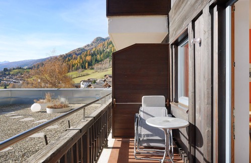 Santa Valburga Apartment | Room 'Hotel Schweigl Superior Dz 202' with Mountain View, Shared Pool and Wi-Fi