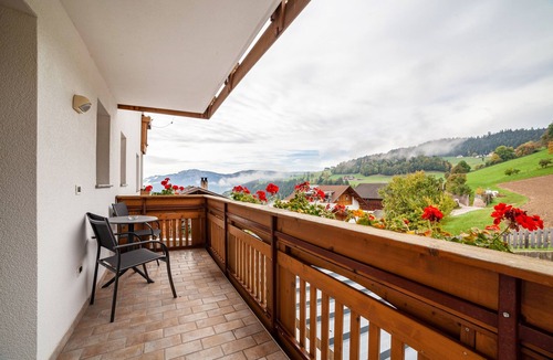 Meltina Apartment | Room 'Klausthaler Zimmer 14' with Mountain View, Shared Terrace and Wi-Fi