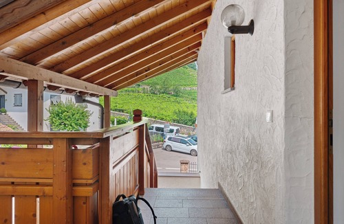 Sankt Josef Am See Apartment | Room 'Lahnblick' with Lake View, Shared Pool and Wi-Fi