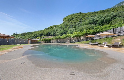 Isera Apartment | Room 'Maso Fiorini 8' with Mountain View, Wi-Fi and Air Conditioning
