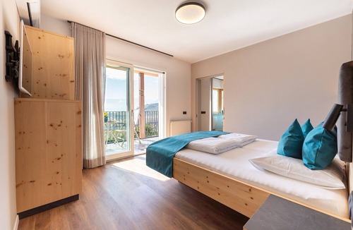 Merano Apartment | Room 'Passerblick Suite 2' with Mountain View, Wi-Fi and Air Conditioning