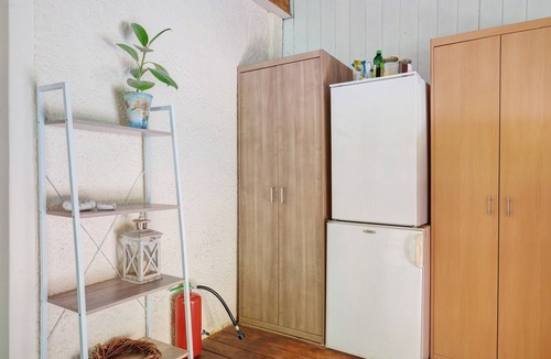 Montagna Apartment | Room 'Rienznerhof Zimmer Weinberg Nr. 2' with Mountain View, Shared Terrace and Wi-Fi