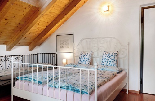 Salorno House | Room 'The Dragonfly Spot' with Mountain View, Private Terrace and Wi-Fi