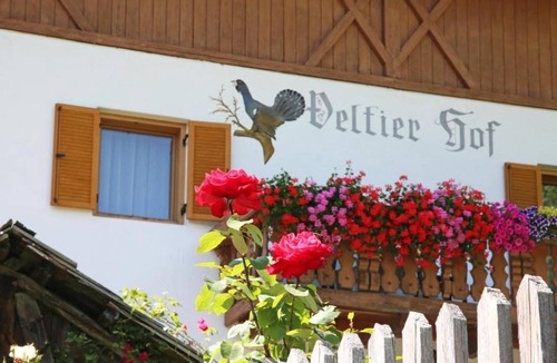 Villnoss Apartment | Room 'Veltierhof 1' with Mountain View, Private Terrace and Wi-Fi