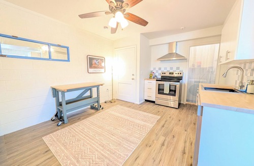 Prescott Valley Units House | Roomy, Cute + Mountain Views 1 Bedroom Full Kitchen