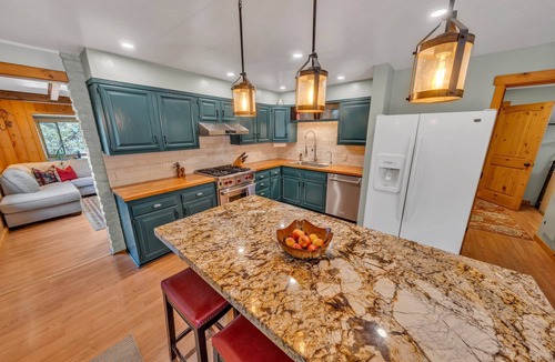 Prescott House | Rustic Retreat w/Deck! Dog Friendly| 2BR+Office