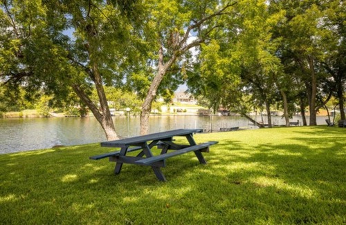 Burnet RV Rental | RV Site - Pull Through 25