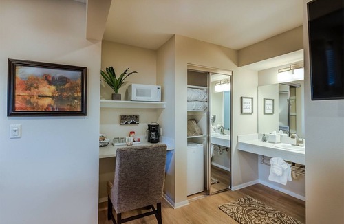 Uptown Sedona Hotel | Saguaro Room #101 @ Sedona Uptown Suites