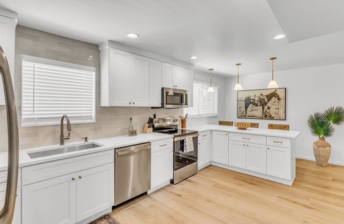 Tucson House | Saguaro Zen~Desert Oasis~Heated Pool~Spa~Outdoor Theatre~Golf~King Beds
