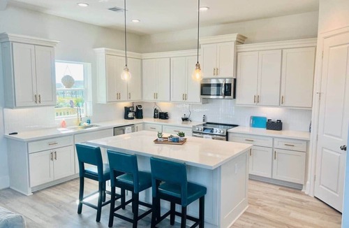 Terramar Beach House | Salty Sea Dawg-Walk 2 Beach & Pool! Pets Allowed!